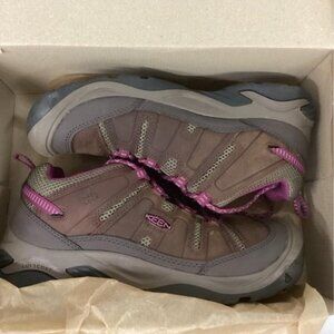 NEW Keen Womens Circadia Low Height Leather Waterproof Hiking Shoes Sz 10 brown